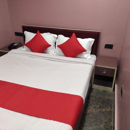 Oyo 16871 Anant Home Stay Shillong Extérieur photo