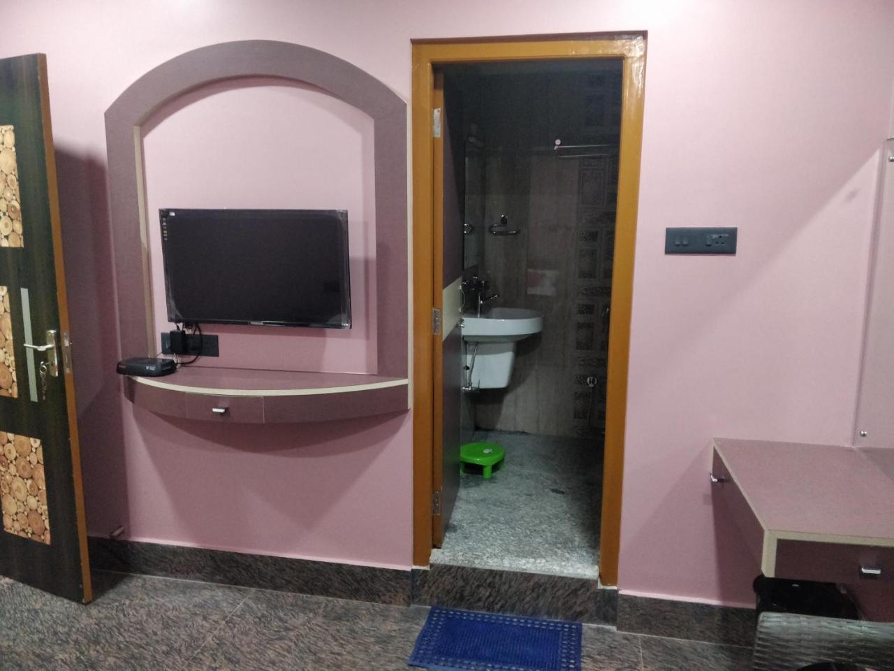 Oyo 16871 Anant Home Stay Shillong Extérieur photo