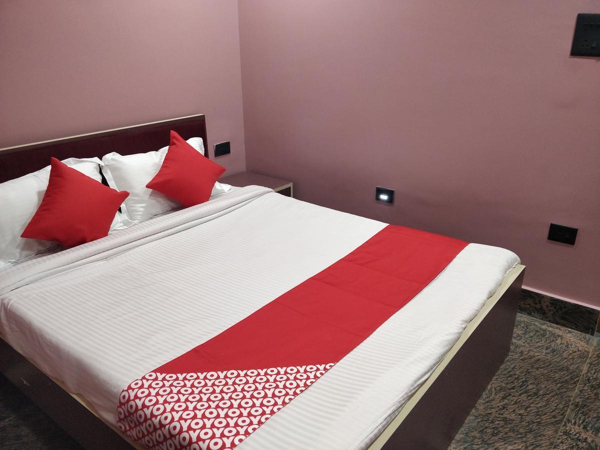 Oyo 16871 Anant Home Stay Shillong Extérieur photo