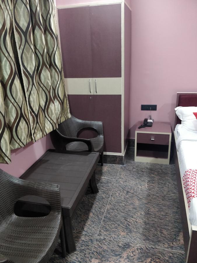 Oyo 16871 Anant Home Stay Shillong Extérieur photo