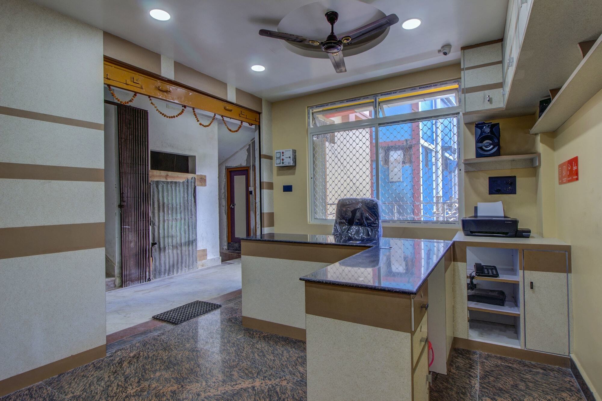Oyo 16871 Anant Home Stay Shillong Extérieur photo